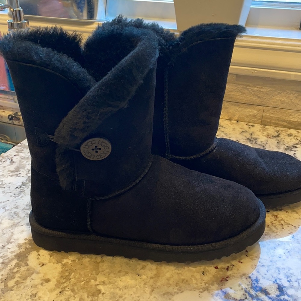 Black UGG Suede boot